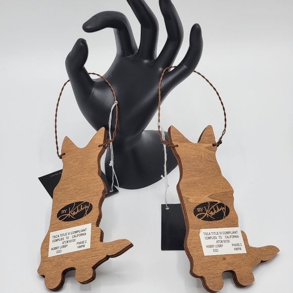 New Set of 2 Wood German Shepherd Dog Ornaments - Picture 5 of 6